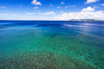 Fototapeta na wymiar 沖縄の海・真栄田岬からの眺め
