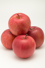 リンゴ （林檎）　4個