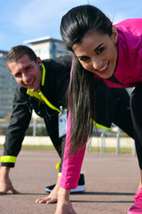 Obraz premium couple practicing running in the city