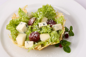 cheese basket with icing sugar