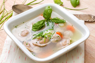 Winter warming soup with Italian tortellini from wholegrain flou