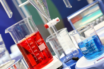 Medical laboratory for carrying out chemical reactions