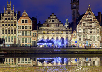 Fototapeta na wymiar Gent. View of the old city at night.