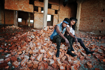 Couple of hip-hop afroamerican on undergraund