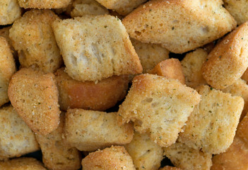 Large seasoned croutons