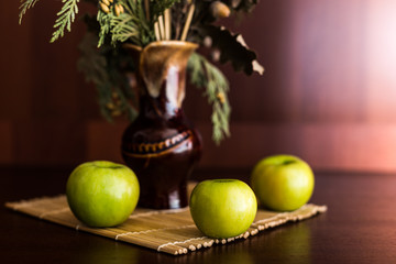 Still life vase and apples