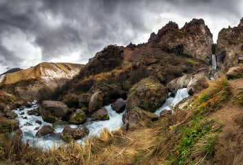 Река в горах