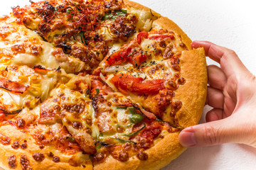 ピザをてづかみで　 Grasp pizza