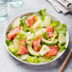 Smoked salmon salad 