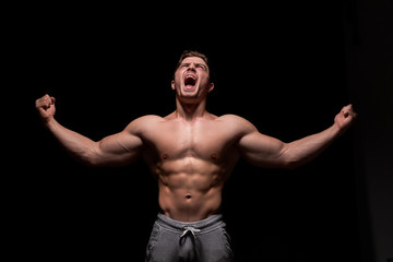 Fototapeta na wymiar Sexy muscular fitness man