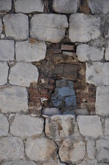 Пролом в кладке