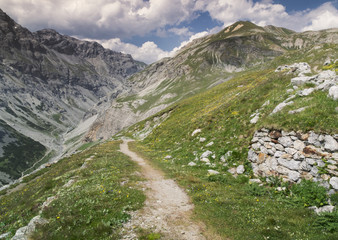 Gebirge der Bocchetta di Forcola, Ortler-Massiv mit Wanderweg nach Bormio
