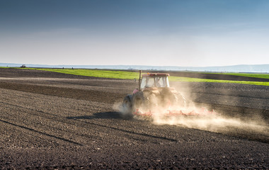 Obraz premium preparing land for sowing