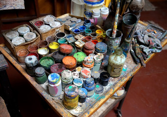 Artistic paints and paintbrushes