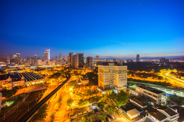 Obraz premium Sunrise at Kuala Lumpur city skyline
