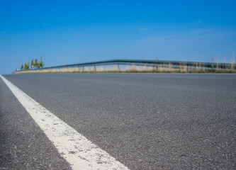 Fototapeta premium Asfaltowa linia jezdni