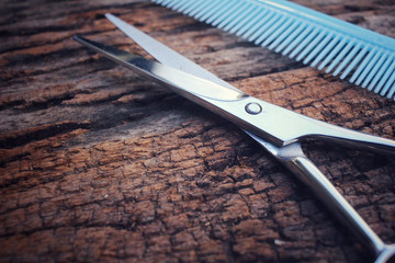 Obraz premium Hair cutting shears and comb