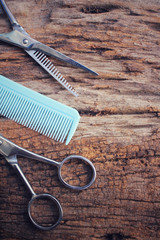 Obraz premium Hair cutting shears and comb