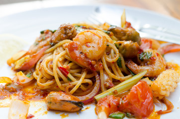 tom yum spaghetti, thai food