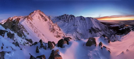 Papier Peint photo Hiver Paysage de panorama de montagne d& 39 hiver la nuit, Slovaquie Tatras