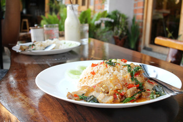Fried pork and basil with rice