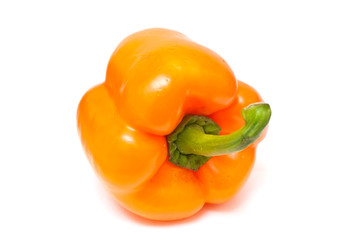poivrons orange sur fond blanc