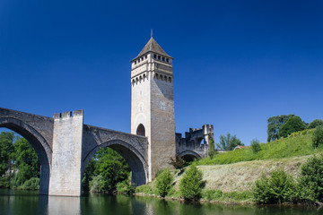 Fototapeta na wymiar Pont-Valentré à Cahors, Lot, France.