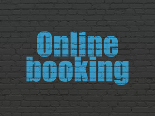 Obraz premium Vacation concept: Online Booking on wall background