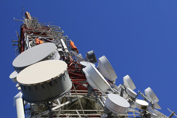 Telecommunications tower