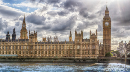 Fototapeta na wymiar Houses of Parliament HDR