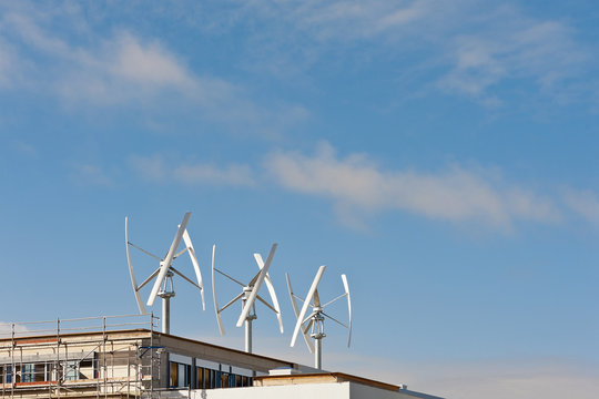 Vertikale Windturbine - Windrad - Windkraftanlage