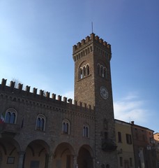 Fototapeta na wymiar palazzo comunale di bertinoro