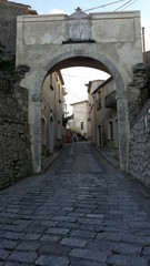 Fototapeta na wymiar Vicolo di antico borgo medievale Gerace