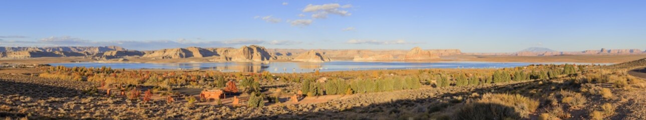 Fototapeta premium The famous Glen Canyon around Lake Powell, Page