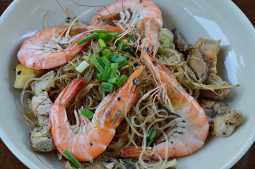 prawn steamed with glass noodle on dish