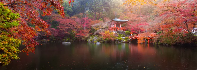Gordijnen Daigo-ji-tempel in de herfst © Peera