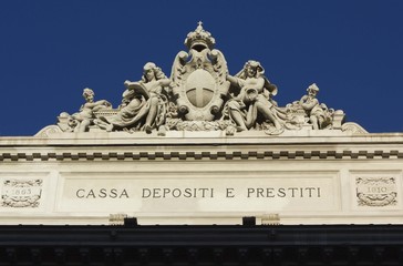 Close up of the roof of the Italian Cassa Depositi e prestiti in Rome, with statues