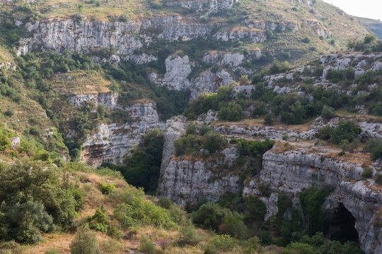 Nekropolis Pantalica Grotte