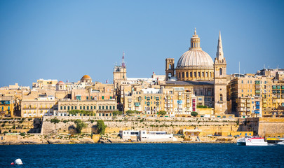 Fototapeta na wymiar view of Valletta from sea