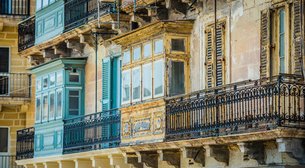 Fototapeta na wymiar old ruined balcony in Valletta