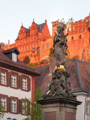 Naklejka premium Schloss oberhalb der Altstadt