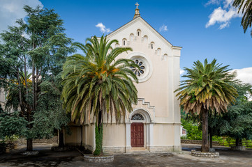 Fototapeta na wymiar Small church in Forte Mare