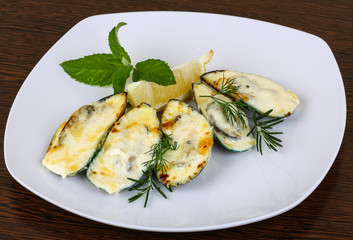 Mussels backed in cream sauce