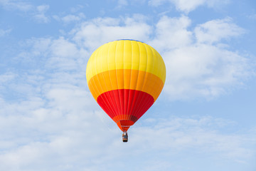 Fototapeta na wymiar Colorful hot air balloon