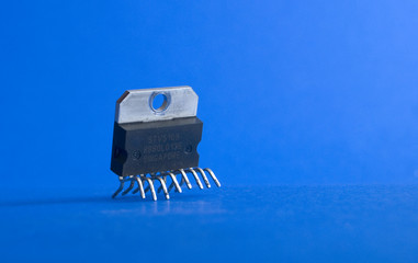 Walking transistors