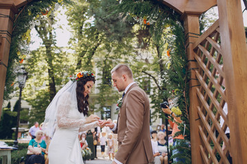 wedding ceremony arch