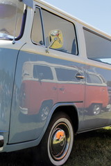 Oldtimer peace bus