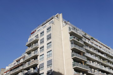 Immeuble moderne à Paris 