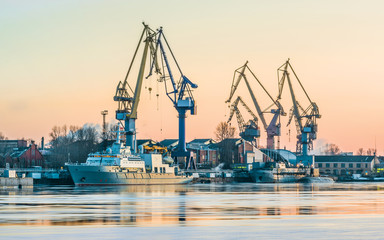 Obraz premium Winter sunset. Neva river. St.-Petersburg, Russia