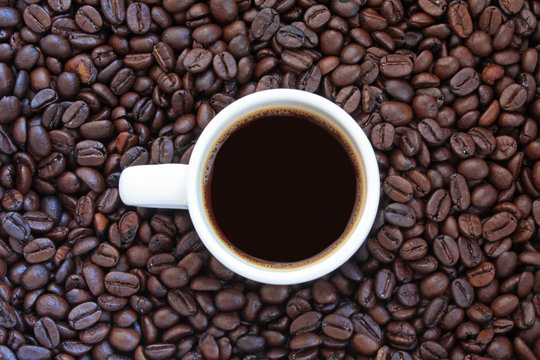Tasse de café et grains 